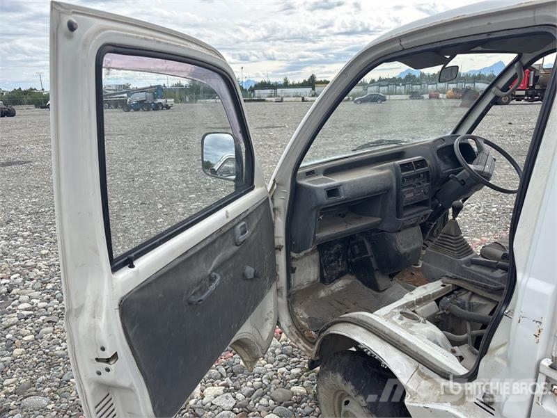 Mitsubishi U42T 4x4 Pickup (Inoperable) Andere Transporter