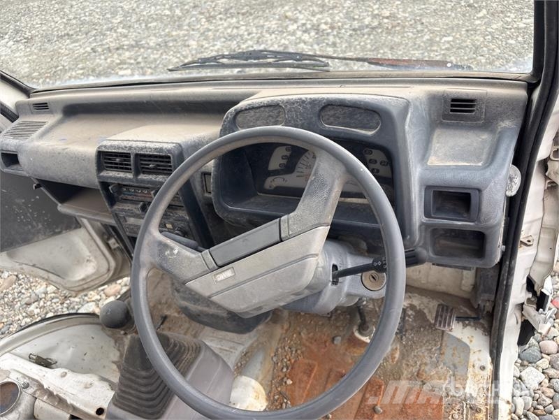 Mitsubishi U42T 4x4 Pickup (Inoperable) Andere Transporter