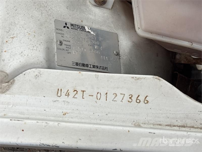 Mitsubishi U42T 4x4 Pickup (Inoperable) Andere Transporter