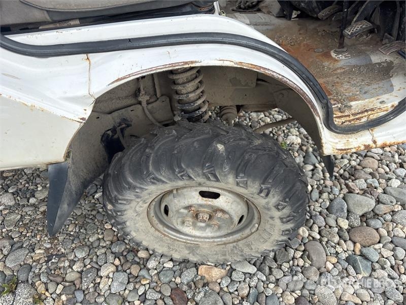Mitsubishi U42T 4x4 Pickup (Inoperable) Andere Transporter