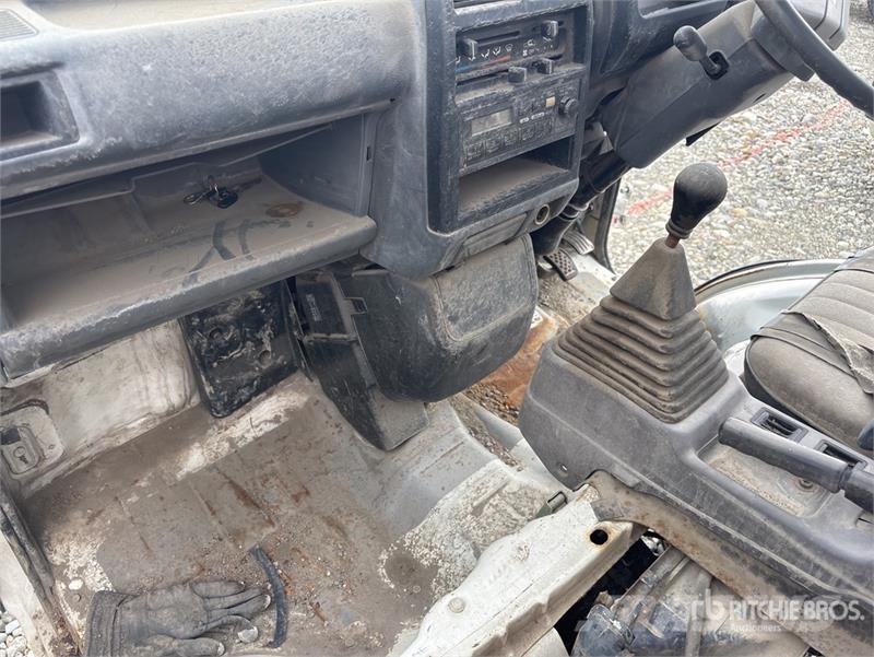 Mitsubishi U42T 4x4 Pickup (Inoperable) Andere Transporter