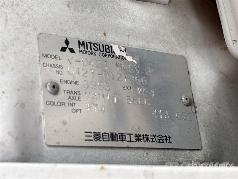Mitsubishi U42T 4x4 Pickup (Inoperable) Andere Transporter