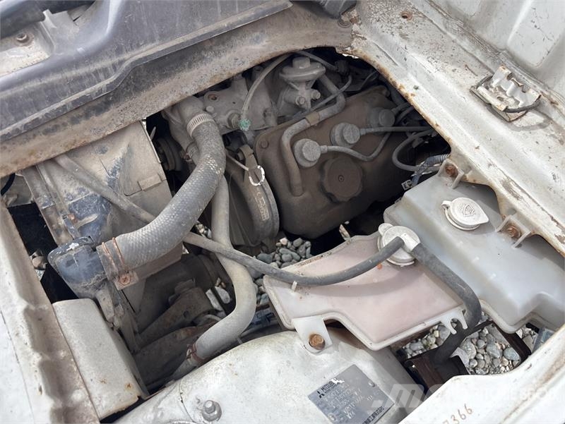 Mitsubishi U42T 4x4 Pickup (Inoperable) Andere Transporter