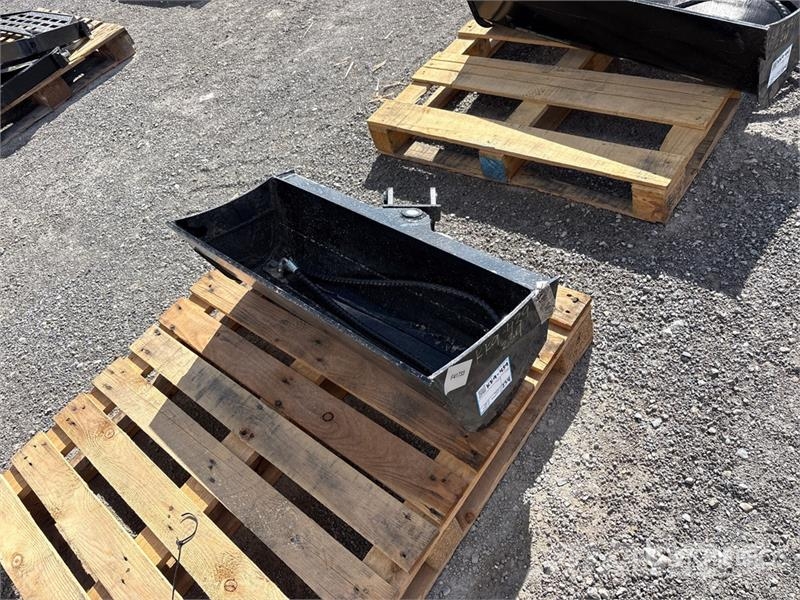 Miva VCT800 32 in Tilting Excavator Bucket (Unused) Buckets