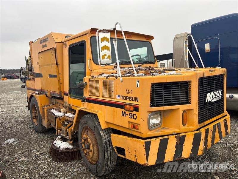 Mobile Topgun M9D Sweeper Truck Sweeper trucks