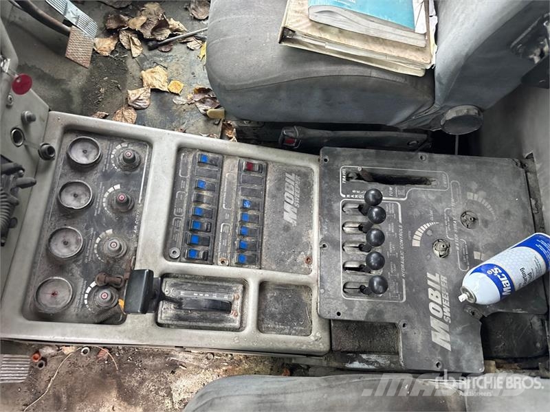Mobile Topgun M9D Sweeper Truck Sweeper trucks