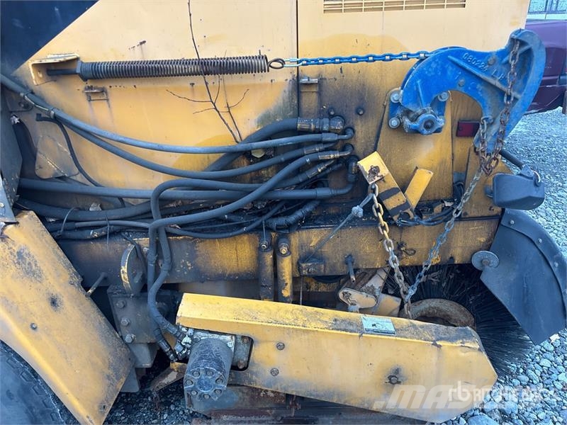 Mobile Topgun M9D Sweeper Truck Sweeper trucks