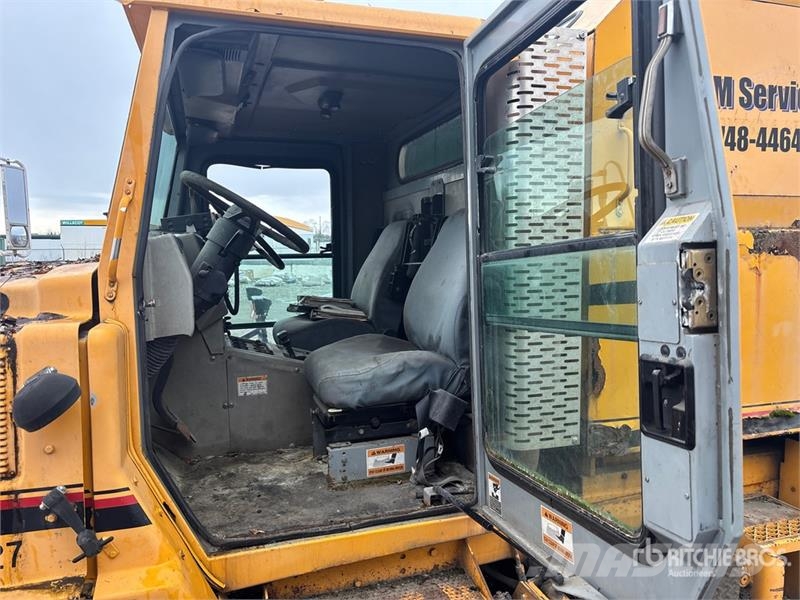 Mobile Topgun M9D Sweeper Truck Sweeper trucks