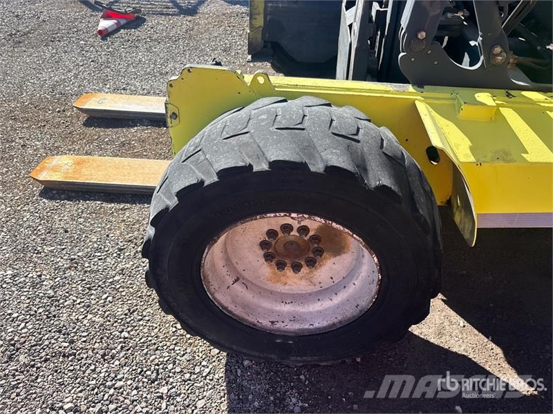  Moffet M50 5000 lb 3x3 Truck Mounted Forklift Mobilni viličarji