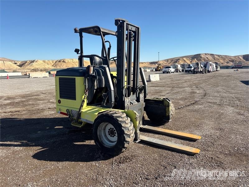  Moffet M50 5000 lb 3x3 Truck Mounted Forklift Mobilni viličarji