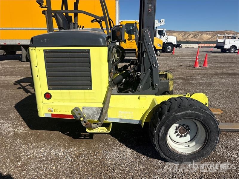  Moffet M50 5000 lb 3x3 Truck Mounted Forklift Mobilni viličarji
