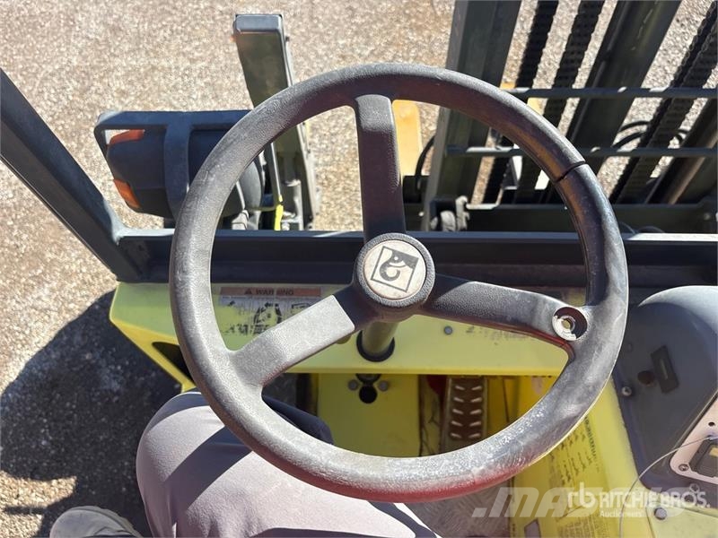  Moffet M50 5000 lb 3x3 Truck Mounted Forklift Mobilni viličarji