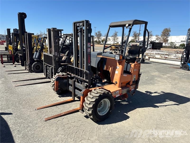 Moffett 5500 lb 3x3 Truck Mounted Forklift Kravas mašīnām piestiprināmie pacēlāji
