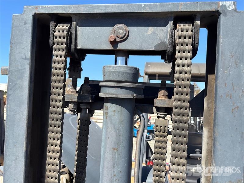 Moffett 5500 lb 3x3 Truck Mounted Forklift Kravas mašīnām piestiprināmie pacēlāji
