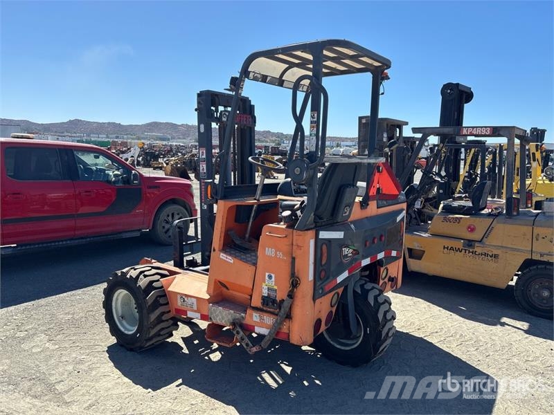 Moffett 5500 lb 3x3 Truck Mounted Forklift Kravas mašīnām piestiprināmie pacēlāji