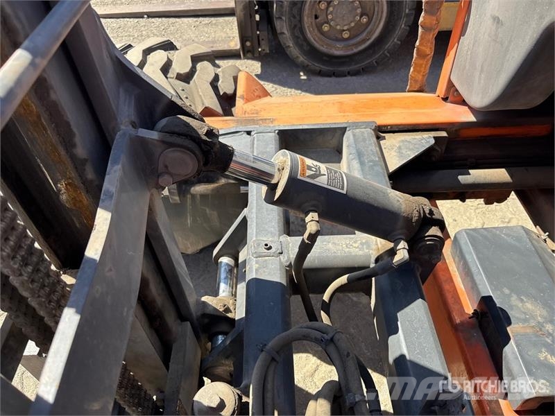 Moffett 5500 lb 3x3 Truck Mounted Forklift Kravas mašīnām piestiprināmie pacēlāji