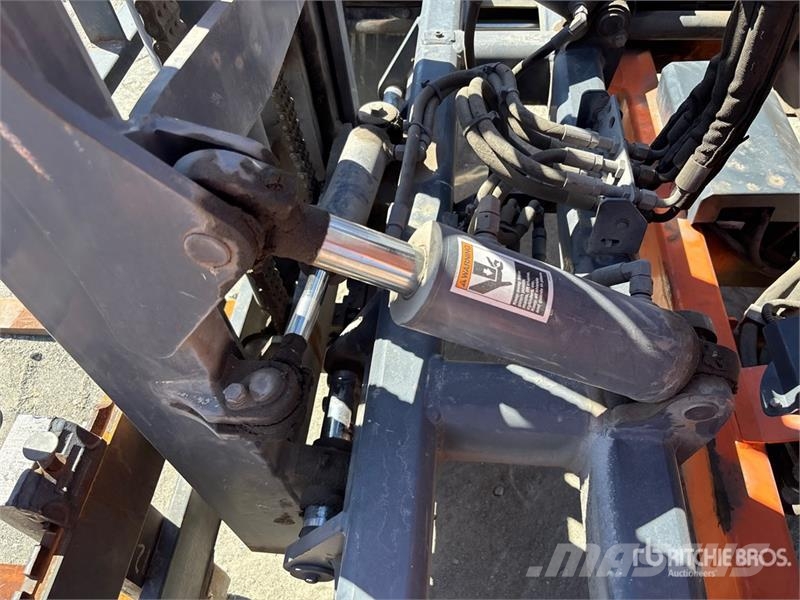 Moffett 5500 lb 3x3 Truck Mounted Forklift Kravas mašīnām piestiprināmie pacēlāji