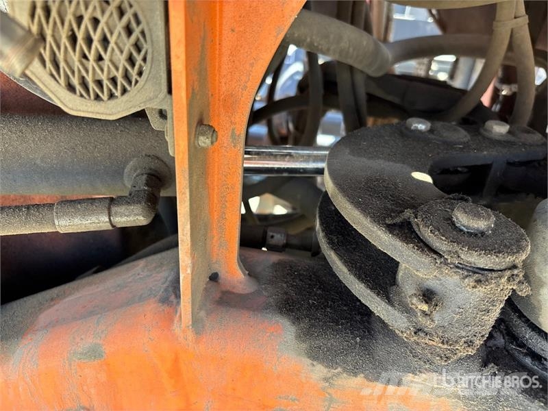 Moffett 5500 lb 3x3 Truck Mounted Forklift Kravas mašīnām piestiprināmie pacēlāji