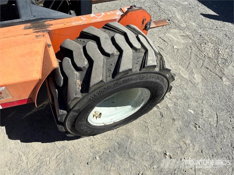 Moffett M8 55.3 5500 lb 3x3 Truck Mounted Forklift Závěsné vysokozdvižné vozíky