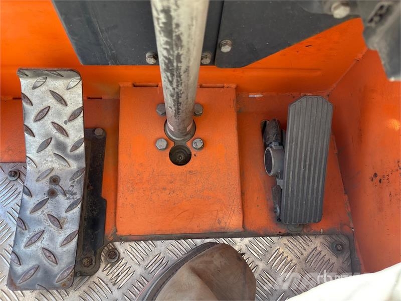 Moffett M8 55.3 5500 lb 3x3 Truck Mounted Forklift Závěsné vysokozdvižné vozíky