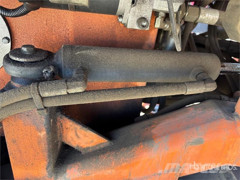 Moffett M8 55.3 5500 lb 3x3 Truck Mounted Forklift Závěsné vysokozdvižné vozíky