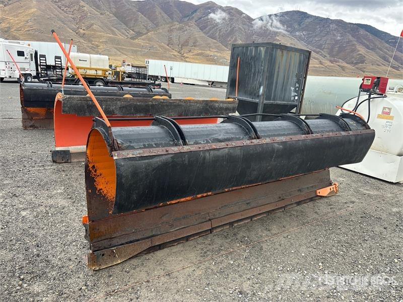  Monroe 12 ft Snow Plow - Fits Truck Snøploger- og skjær