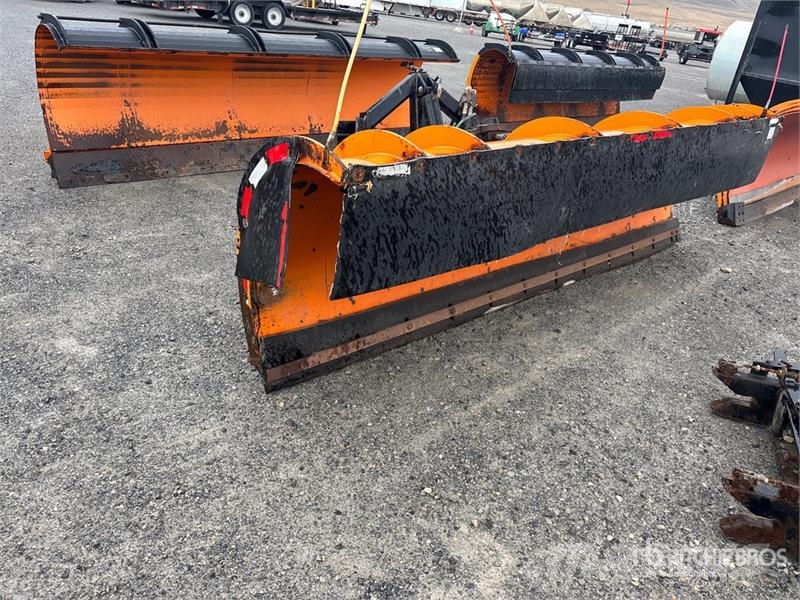  Monroe 12 ft Snow Plow - Fits Truck Snøploger- og skjær