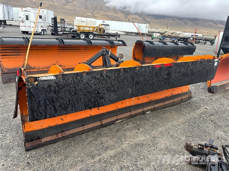  Monroe 12 ft Snow Plow - Fits Truck Snøploger- og skjær