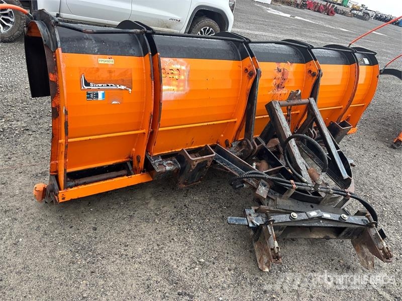  Monroe 12 ft Snow Plow - Fits Truck Snøploger- og skjær