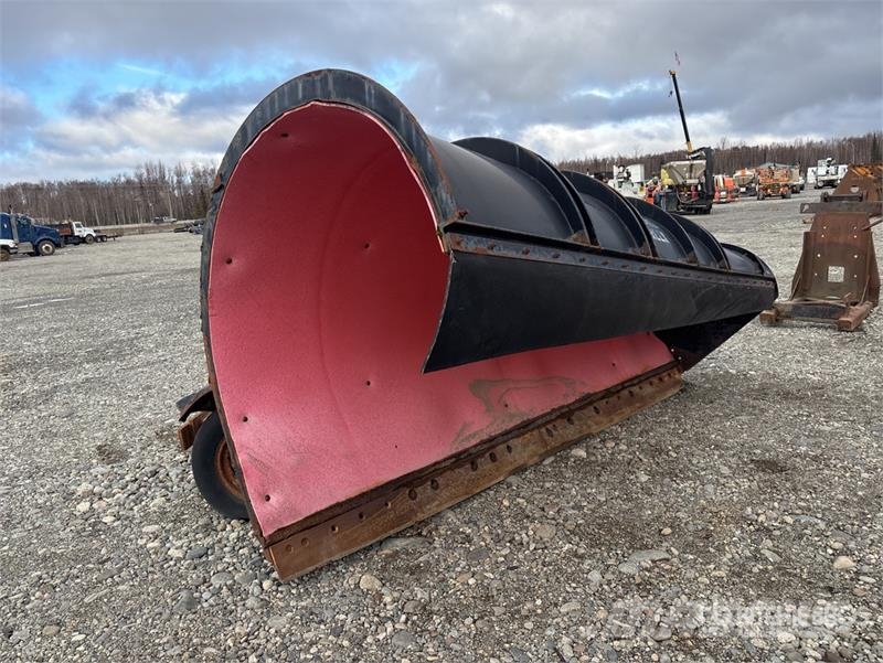 Monroe 13 ft 6 in Reversing Snow Plow Sniježne daske i plugovi