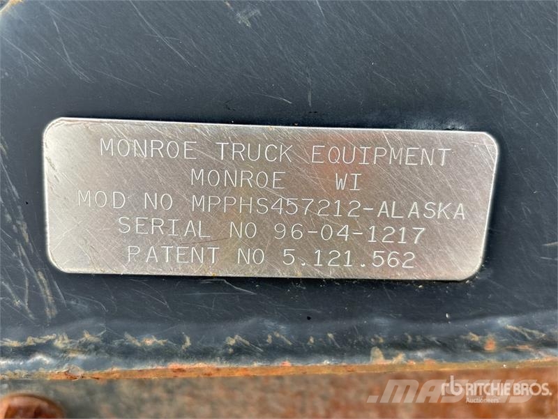 Monroe 13 ft 6 in Reversing Snow Plow Sniježne daske i plugovi