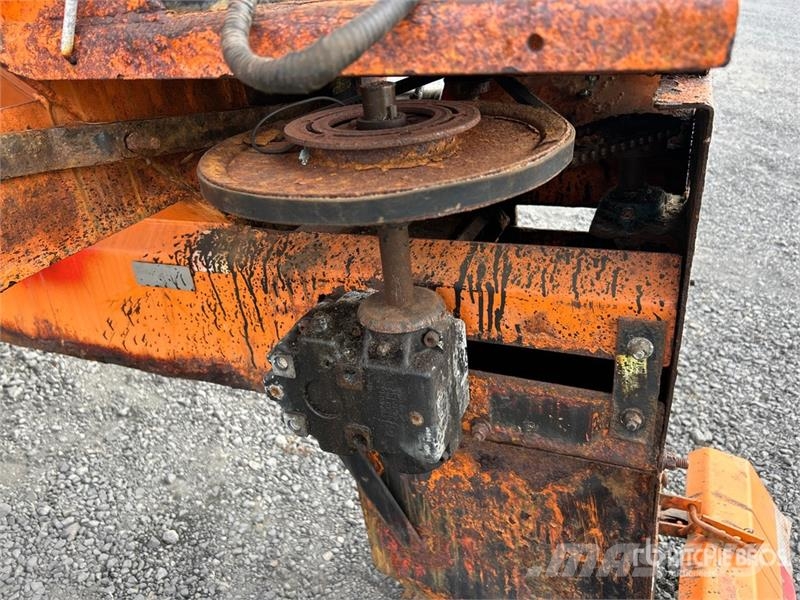 Monroe MD-120-50-38.MS Salt Spreader معدات نشر الرمال والملح