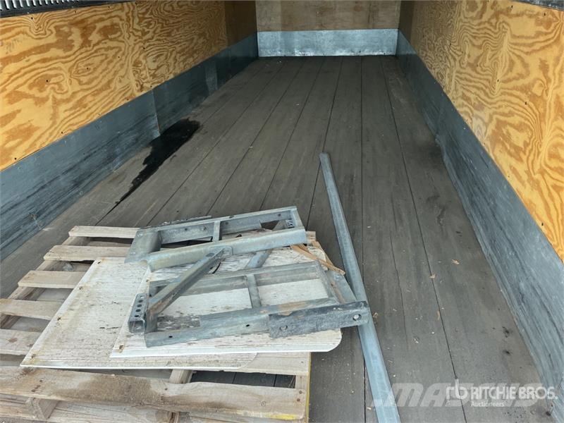 Morgan GVSDQ9124096 26 ft Box Truck Body Транспорт - Інші