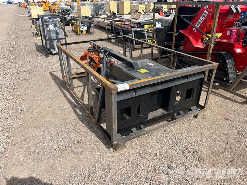  Mower King ECSSCT72 60 in Skid Steer Trencher (Unu Koparki łańcuchowe