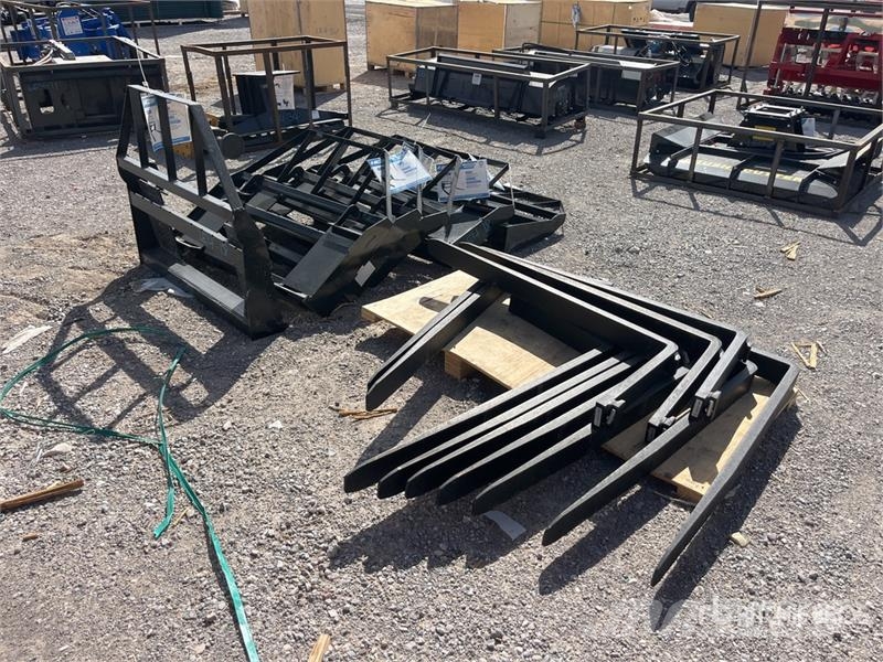 Mower King SA 48 in Qty of 6 Skid Steer Forks (Unu Garfos