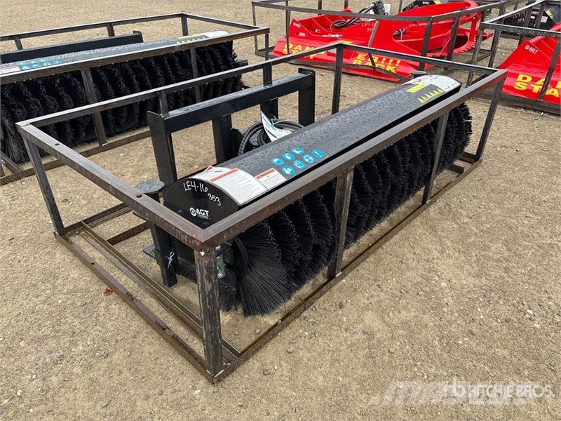 Mower King SSAB72 72 in Skid Steer Broom (Unused) Ψήκτρες
