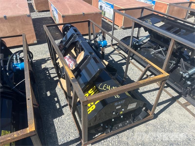Mower King SSEFGC165 72 in Skid Steer Flail (Unus Gadanheiras