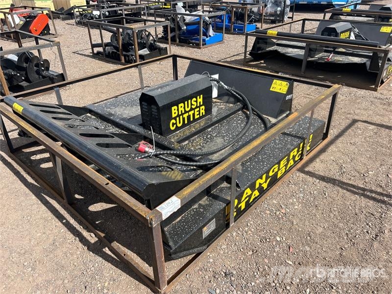  Mower King SSRC 72 in Skid Steer Brush Cutter (Unu Piekabināmās pļaujmašīnas