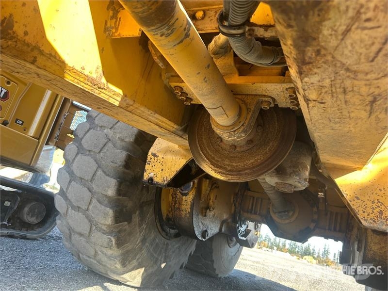 Moxy MT30 Zglobni damperi