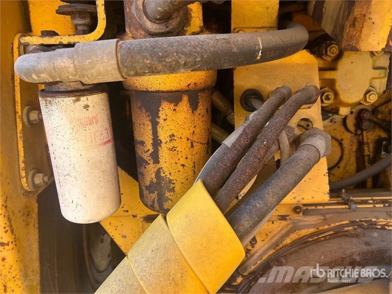 Moxy MT30 Zglobni damperi