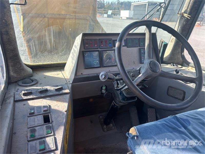 Moxy MT30 Zglobni damperi