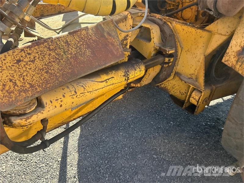 Moxy MT30 Zglobni damperi