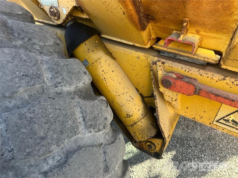 Moxy MT30 Zglobni damperi