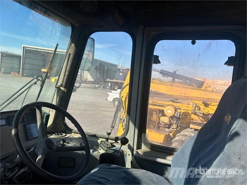 Moxy MT30 Zglobni damperi