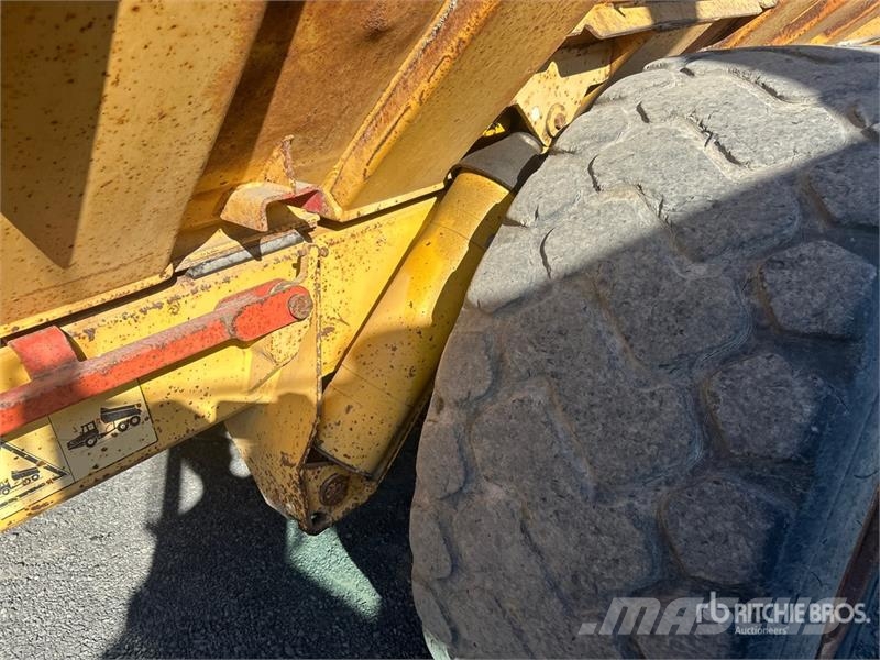 Moxy MT30 Zglobni damperi