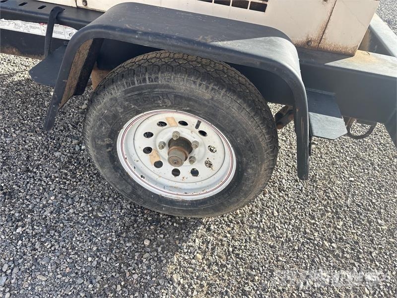 MultiQuip 9 ft S/A Generator Trailer Низькорамні причепи