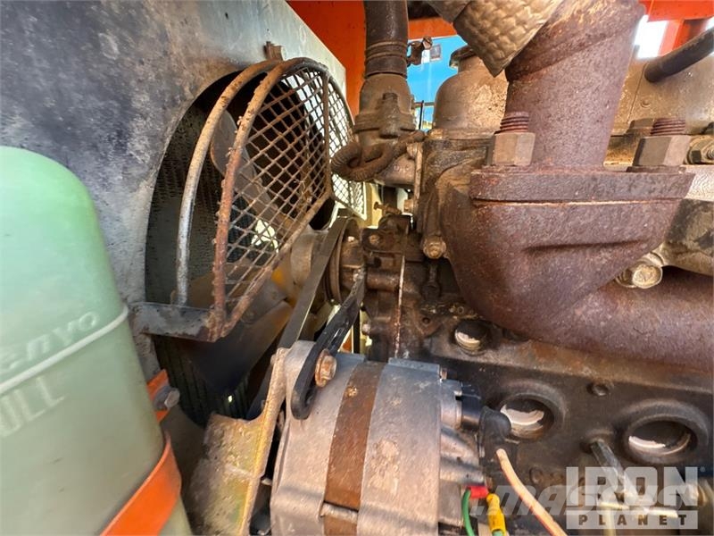MultiQuip DCA-25SSA-I 25 kVA Skid-Mounted Generator Set Dizelski agregati