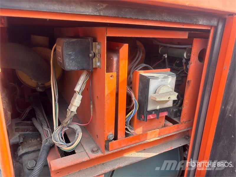 MultiQuip DCA-40ASSA-I 32 kW Mobile Generator Set (Inoperabl Generatori diesel
