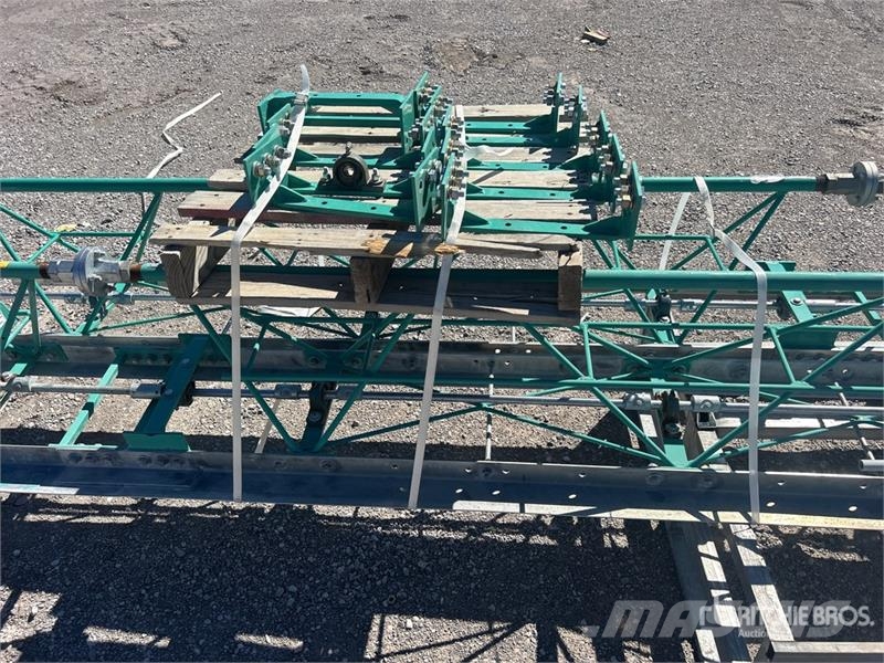 MultiQuip Power Concrete Screed Premične roke za dolivanje betona