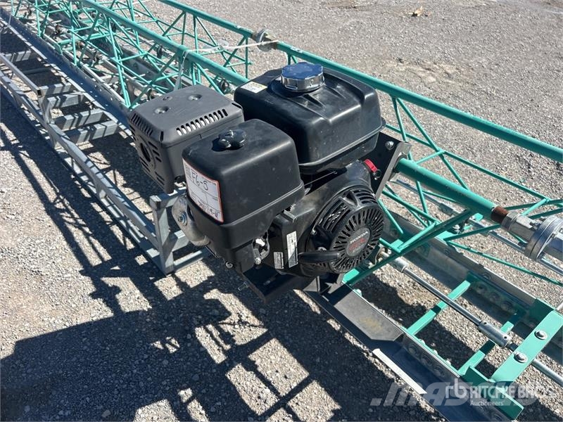 MultiQuip Power Concrete Screed Premične roke za dolivanje betona